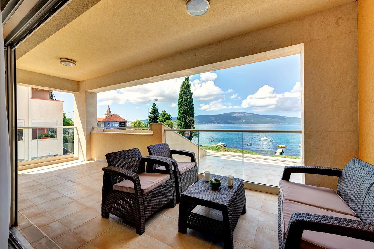 Apartments Villa Adriatic Tivat Exterior photo